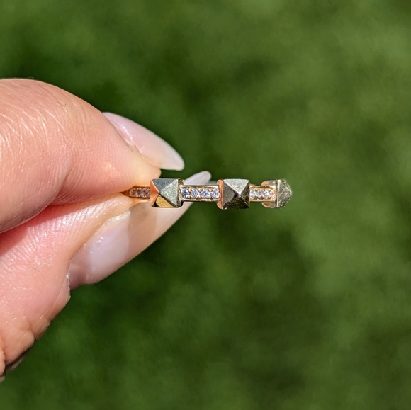 14K Yellow Gold Diamond Puff Pyramid Ring Band - Picture 5 of 9